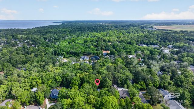 4 Greenbrier Lane, Fairhope, AL 36532