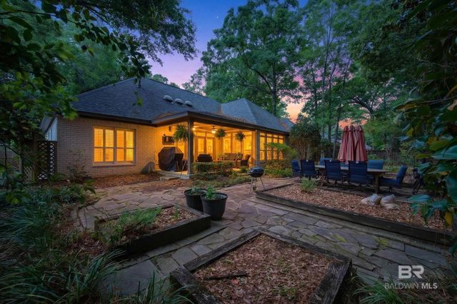 4 Greenbrier Lane, Fairhope, AL 36532