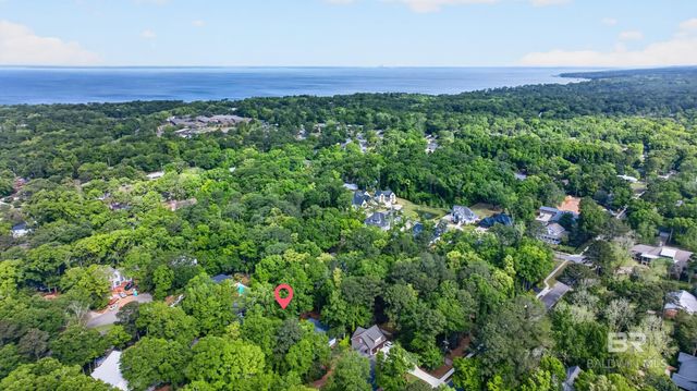 4 Greenbrier Lane, Fairhope, AL 36532