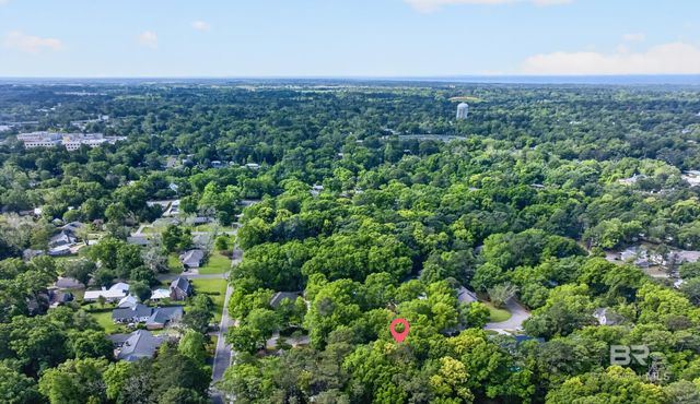 4 Greenbrier Lane, Fairhope, AL 36532