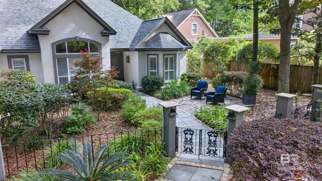 4 Greenbrier Lane, Fairhope, AL 36532