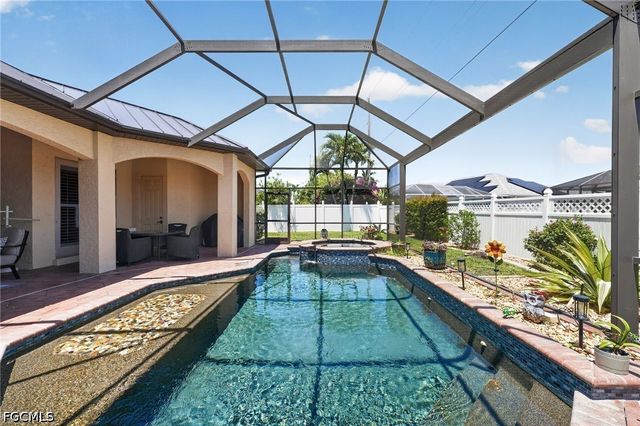1911 SE 20th ST, Cape Coral, FL 33990