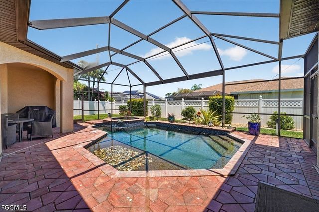 1911 SE 20th ST, Cape Coral, FL 33990