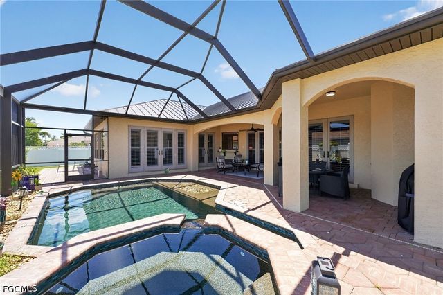 1911 SE 20th ST, Cape Coral, FL 33990