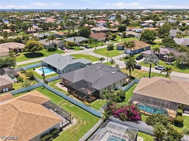 1911 SE 20th ST, Cape Coral, FL 33990