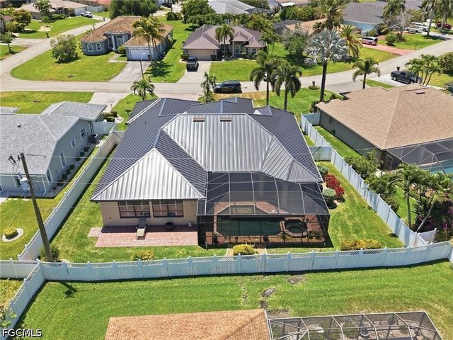 1911 SE 20th ST, Cape Coral, FL 33990