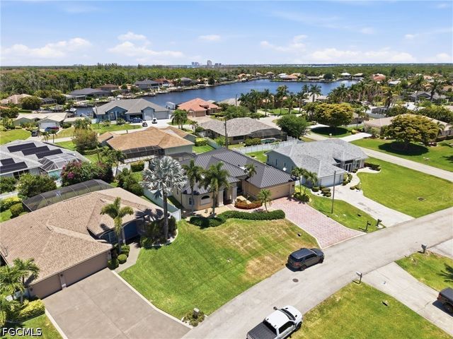 1911 SE 20th ST, Cape Coral, FL 33990