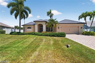 1911 SE 20th ST, Cape Coral, FL 33990