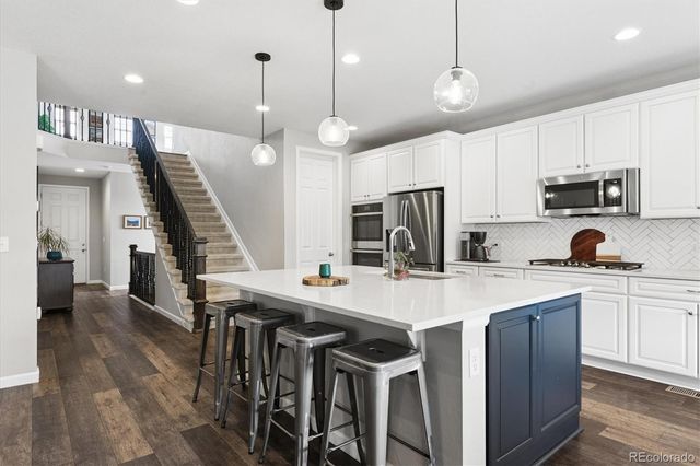 8006 Blue River Avenue, Littleton, CO 80125