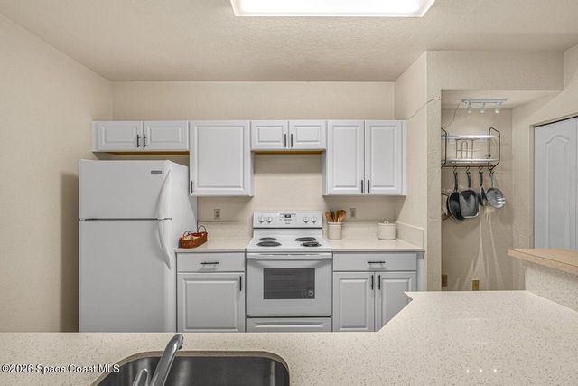 106 SW Peacock Boulevard 4-102, Port St. Lucie, FL 34986