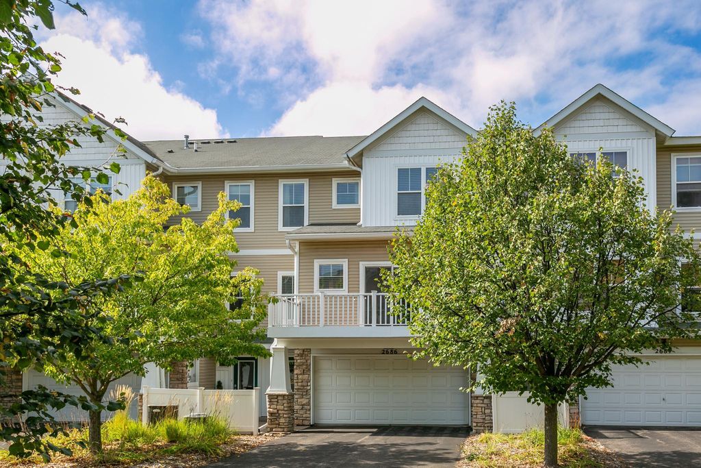 2686 New Century Place E, Maplewood, MN 55119 — exterior