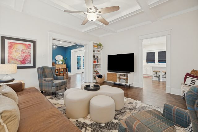 121 S Montclair Avenue, Dallas, TX 75208