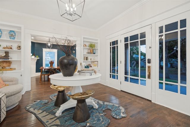 121 S Montclair Avenue, Dallas, TX 75208
