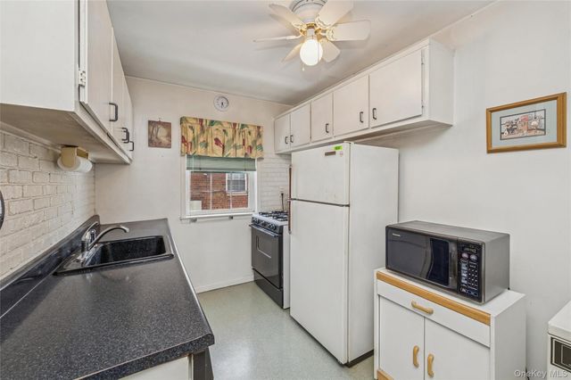 2537 Jerusalem Avenue 2J, North Bellmore, NY 11710