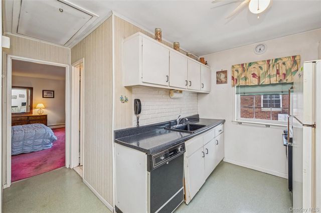 2537 Jerusalem Avenue 2J, North Bellmore, NY 11710