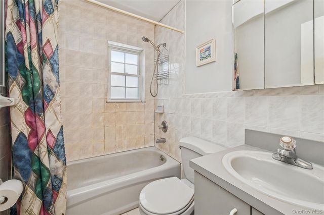 2537 Jerusalem Avenue 2J, North Bellmore, NY 11710