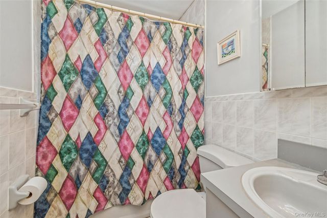 2537 Jerusalem Avenue 2J, North Bellmore, NY 11710