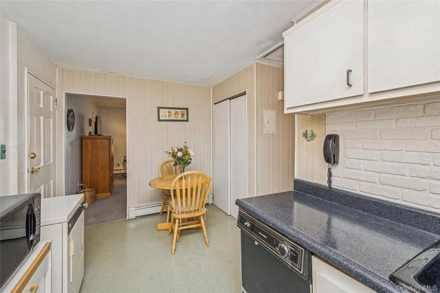 2537 Jerusalem Avenue 2J, North Bellmore, NY 11710