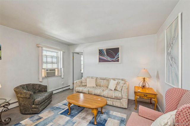 2537 Jerusalem Avenue 2J, North Bellmore, NY 11710