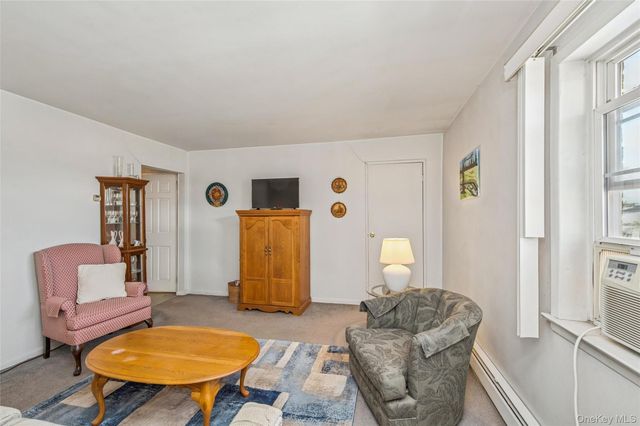 2537 Jerusalem Avenue 2J, North Bellmore, NY 11710