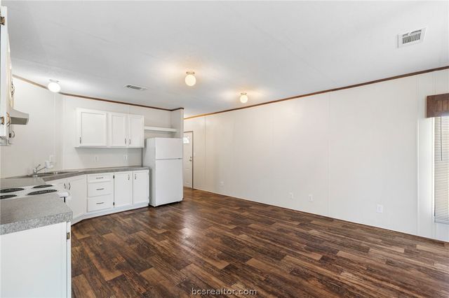 585 FM 60W, Somerville, TX 77863