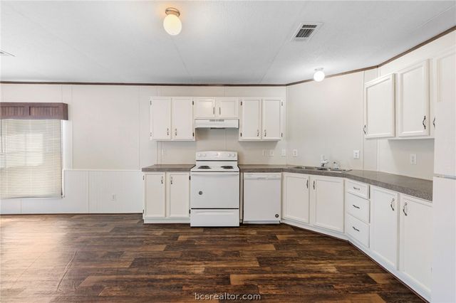 585 FM 60W, Somerville, TX 77863