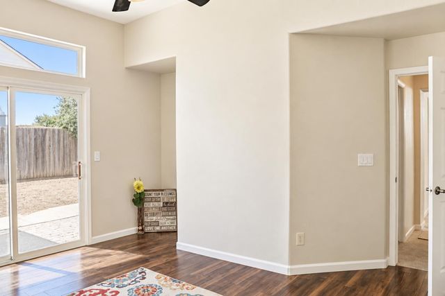 923 Shortland Cir, Manteca, CA 95337