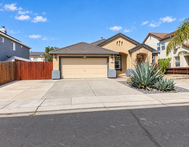 923 Shortland Cir, Manteca, CA 95337