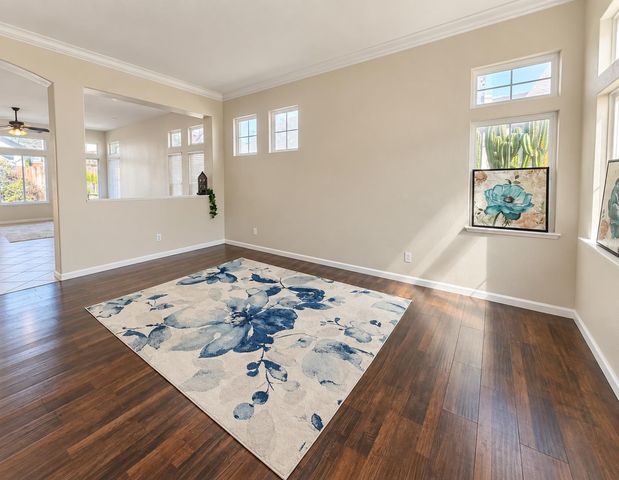 923 Shortland Cir, Manteca, CA 95337