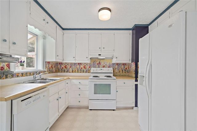 4692 Cheri Lynn NW Road, Acworth, GA 30101