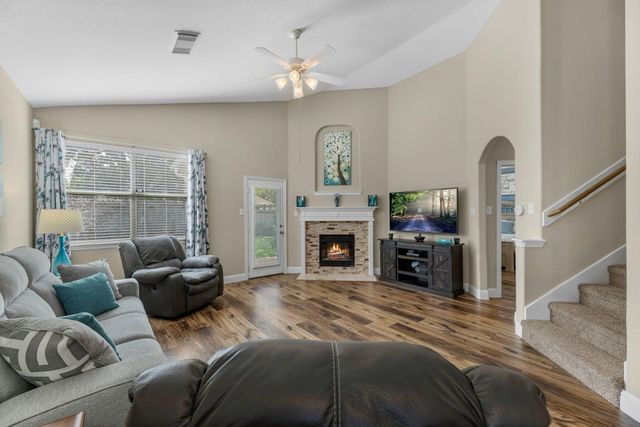 311 Briar Trace Lane, Richmond, TX 77406