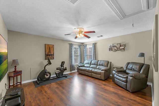 311 Briar Trace Lane, Richmond, TX 77406