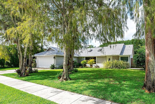 1252 Raintree Lane, Wellington, FL 33414