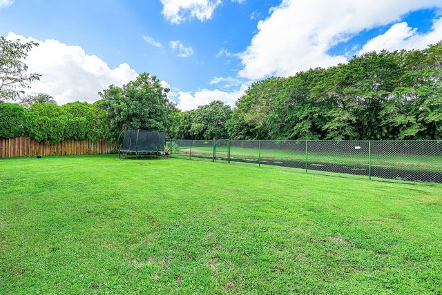 1252 Raintree Lane, Wellington, FL 33414