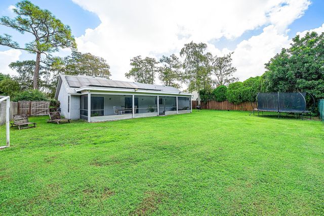 1252 Raintree Lane, Wellington, FL 33414