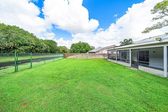 1252 Raintree Lane, Wellington, FL 33414