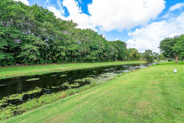 1252 Raintree Lane, Wellington, FL 33414