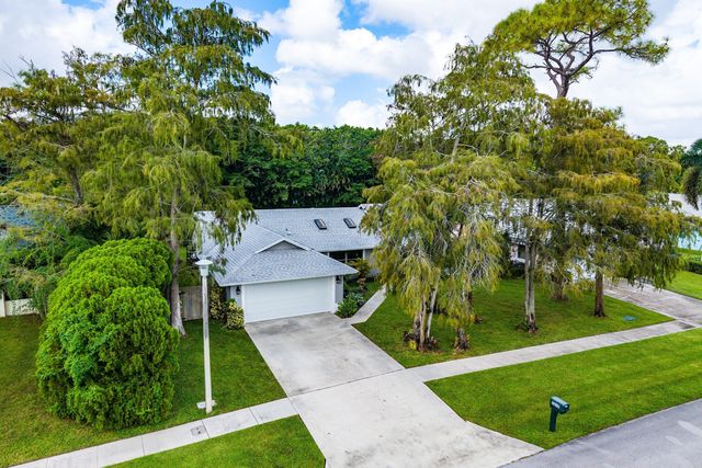 1252 Raintree Lane, Wellington, FL 33414