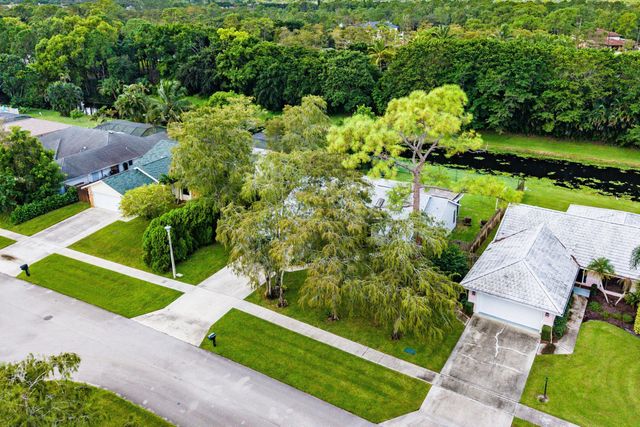 1252 Raintree Lane, Wellington, FL 33414