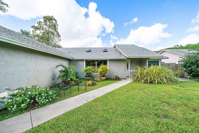 1252 Raintree Lane, Wellington, FL 33414