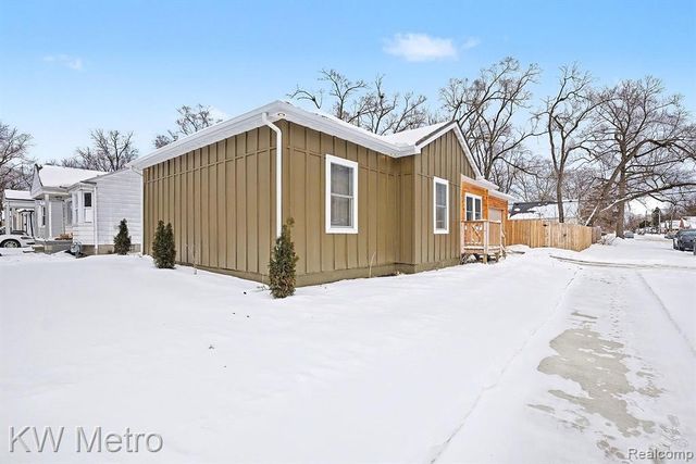 19700 Stahelin Avenue, Detroit, MI 48219