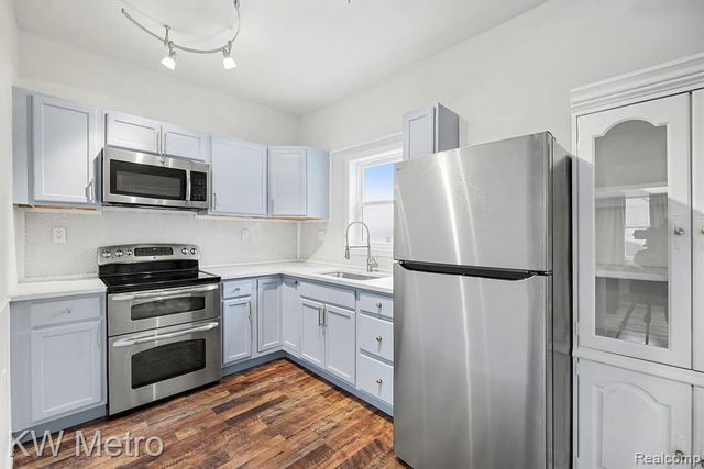 19700 Stahelin Avenue, Detroit, MI 48219