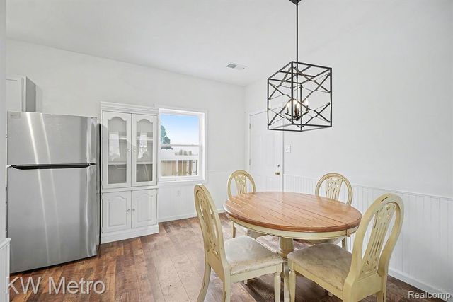 19700 Stahelin Avenue, Detroit, MI 48219