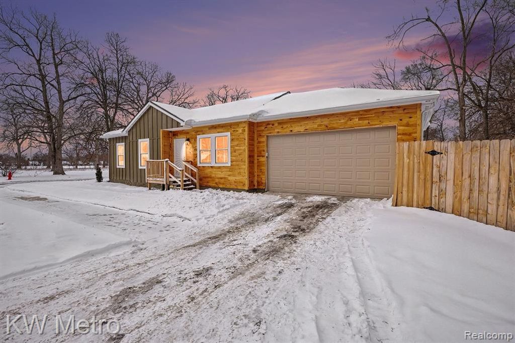 19700 Stahelin Avenue, Detroit, MI 48219