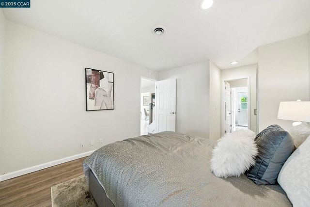 21 Miramonte Dr, Moraga, CA 94556