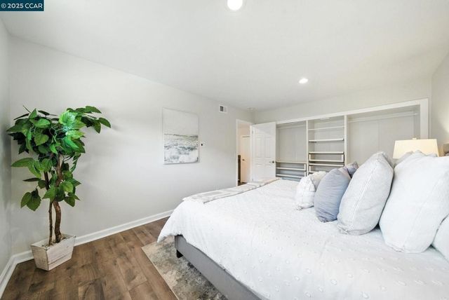 21 Miramonte Dr, Moraga, CA 94556
