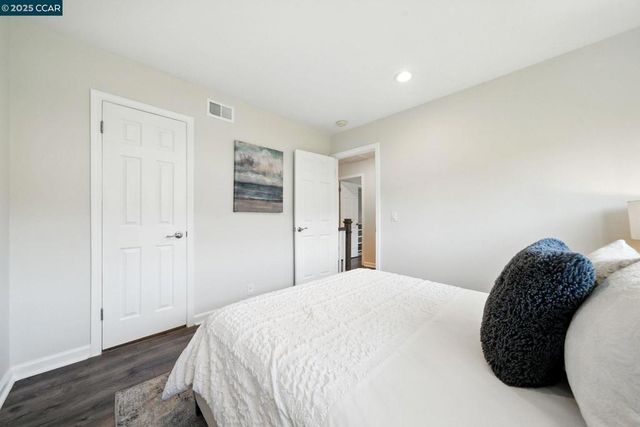 21 Miramonte Dr, Moraga, CA 94556