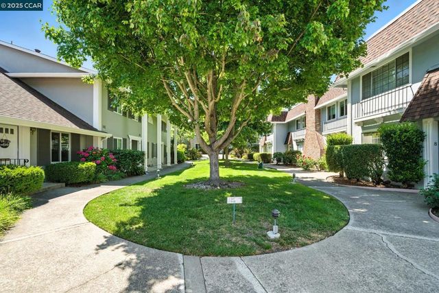 21 Miramonte Dr, Moraga, CA 94556
