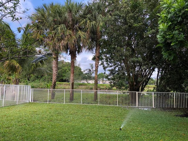 1104 Oakwater Drive, Royal Palm Beach, FL 33411