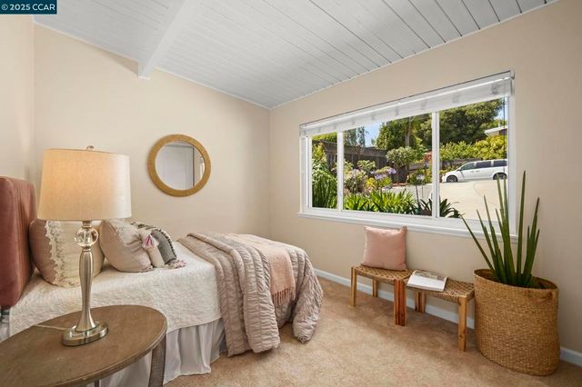 2835 Stephen Dr, Richmond, CA 94803